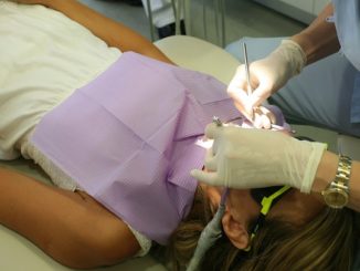 dentists whitening teeth
